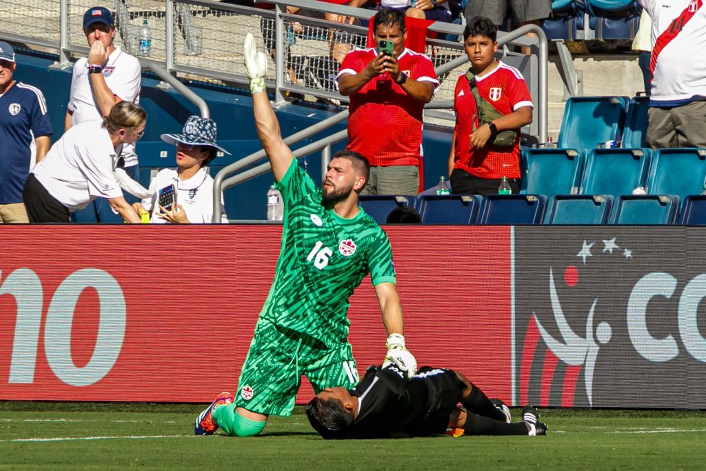 Momente dramatice la Copa America: un arbitru s-a prăbușit pe teren_2