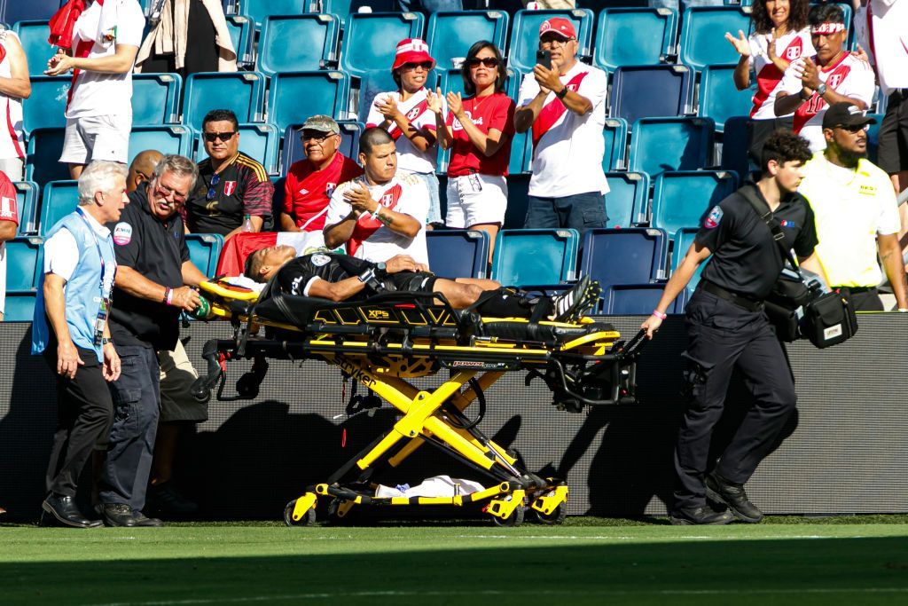 Momente dramatice la Copa America: un arbitru s-a prăbușit pe teren_5