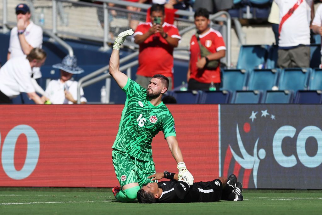 Momente dramatice la Copa America: un arbitru s-a prăbușit pe teren_7