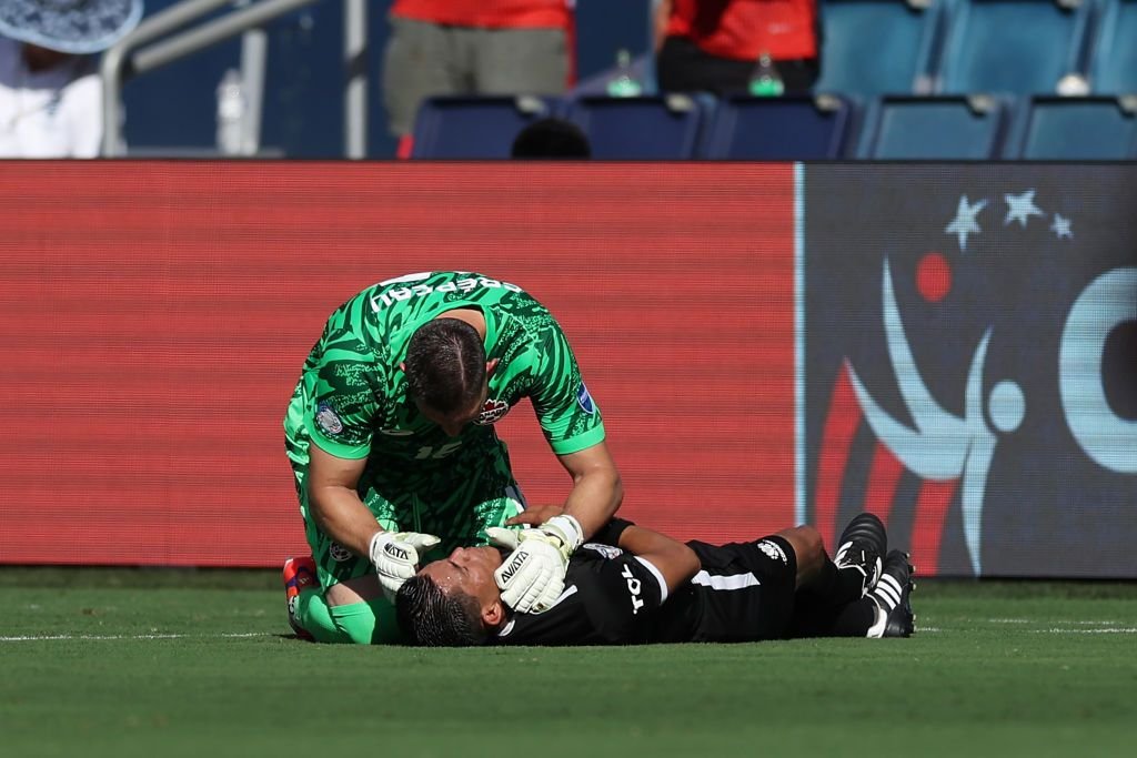 Momente dramatice la Copa America: un arbitru s-a prăbușit pe teren_8