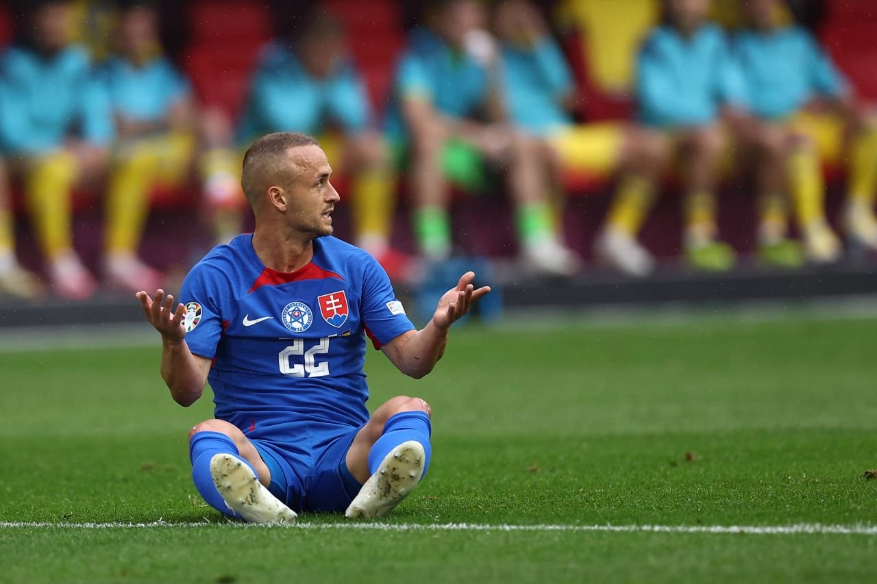 Insinuează slovacii că am fi avut noroc cu Ucraina? Un nou secret dezvăluit despre mingea folosită la EURO 2024_15