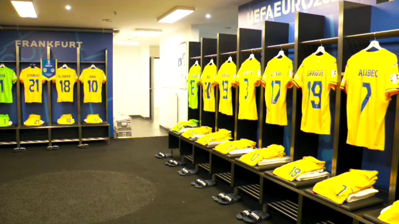 Tricolorii, întâmpinați de sute de fani înainte de meciul decisiv pentru optimile EURO 2024. Imagini spectaculose de la Frankfurt_5