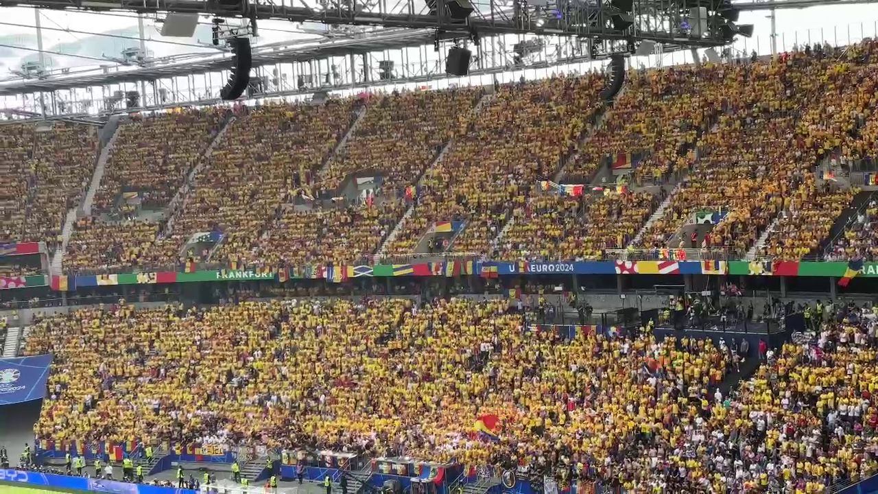 Frankfurt e galben! Atmosferă superbă la România - Slovacia_7