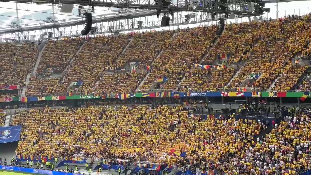 Frankfurt e galben! Atmosferă superbă la România - Slovacia_9