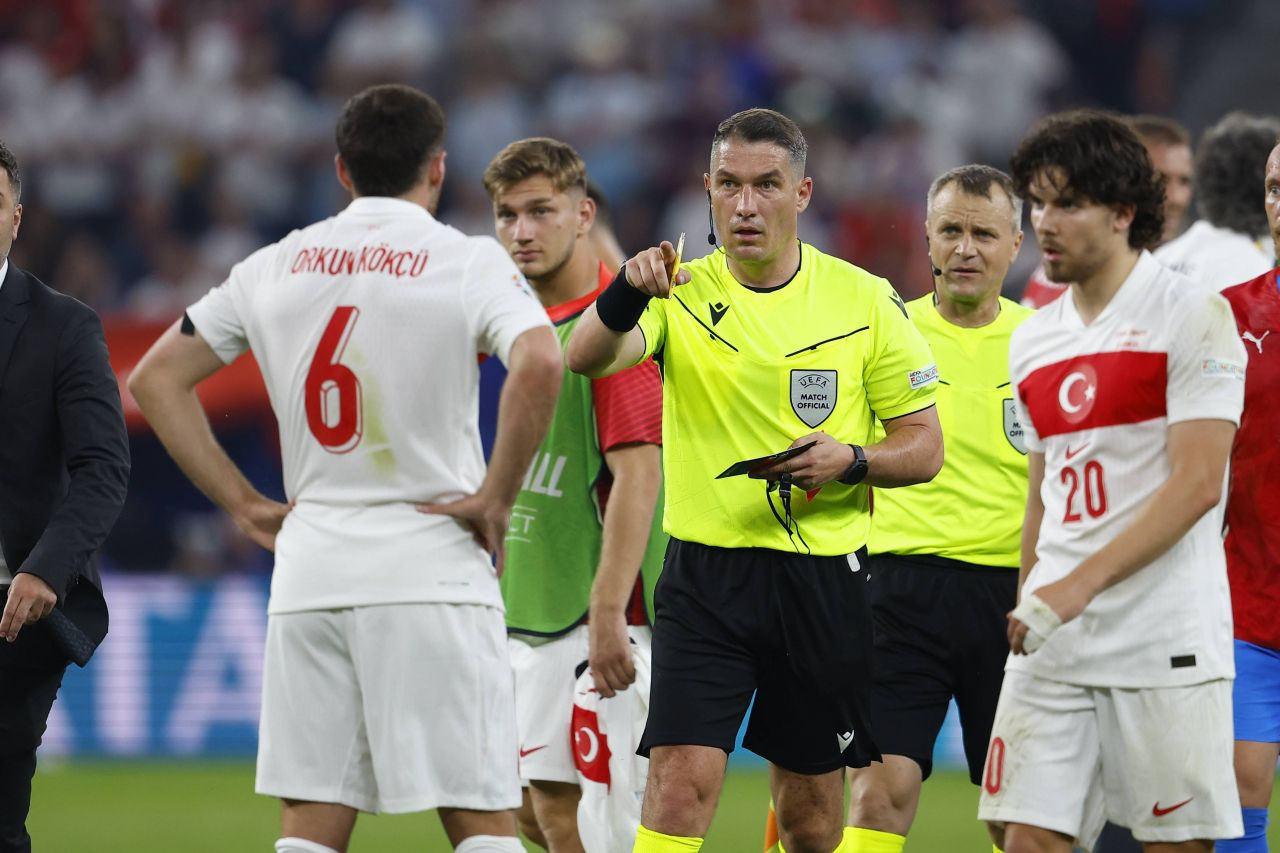 Fără precedent la EURO! Conflict aprins după Cehia - Turcia! Istvan Kovacs a stabilit un record de cartonașe