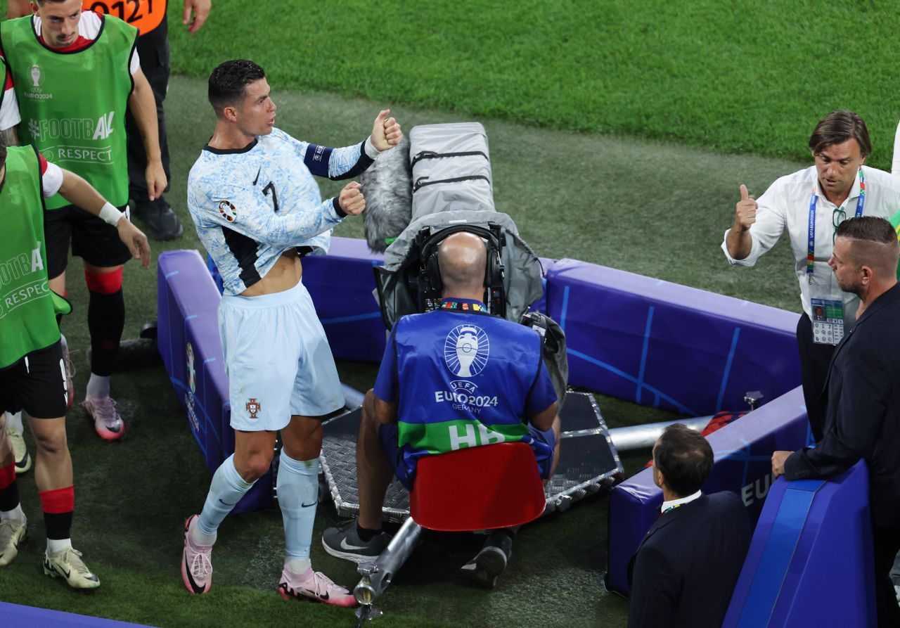 Cristiano Ronaldo nu înscrie la EURO 2024, dar bifează record după record și este iar primul din istorie! Reacția nervoasă după Portugalia - Georgia 0-2_3