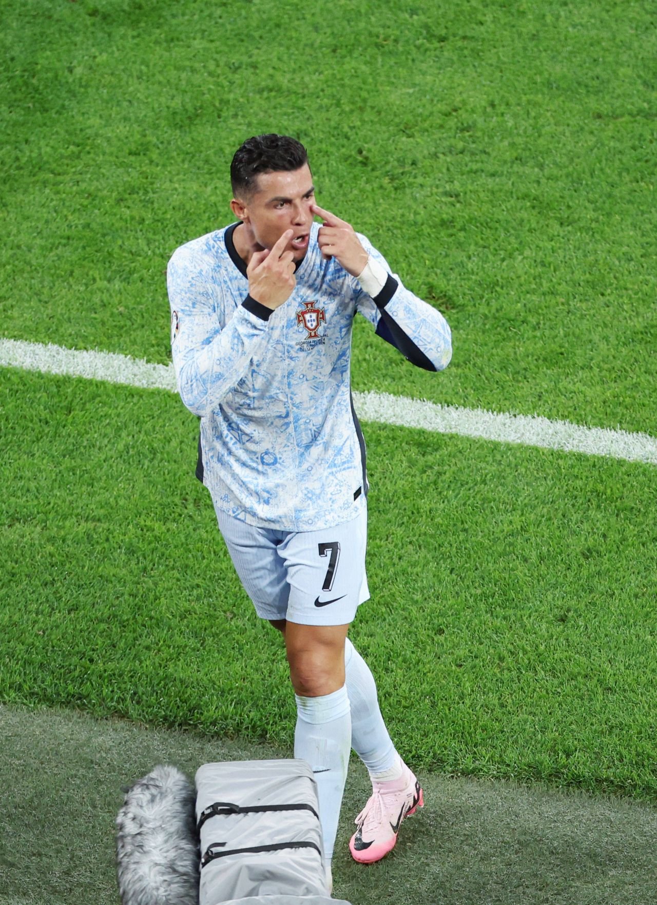 Cristiano Ronaldo nu înscrie la EURO 2024, dar bifează record după record și este iar primul din istorie! Reacția nervoasă după Portugalia - Georgia 0-2_4