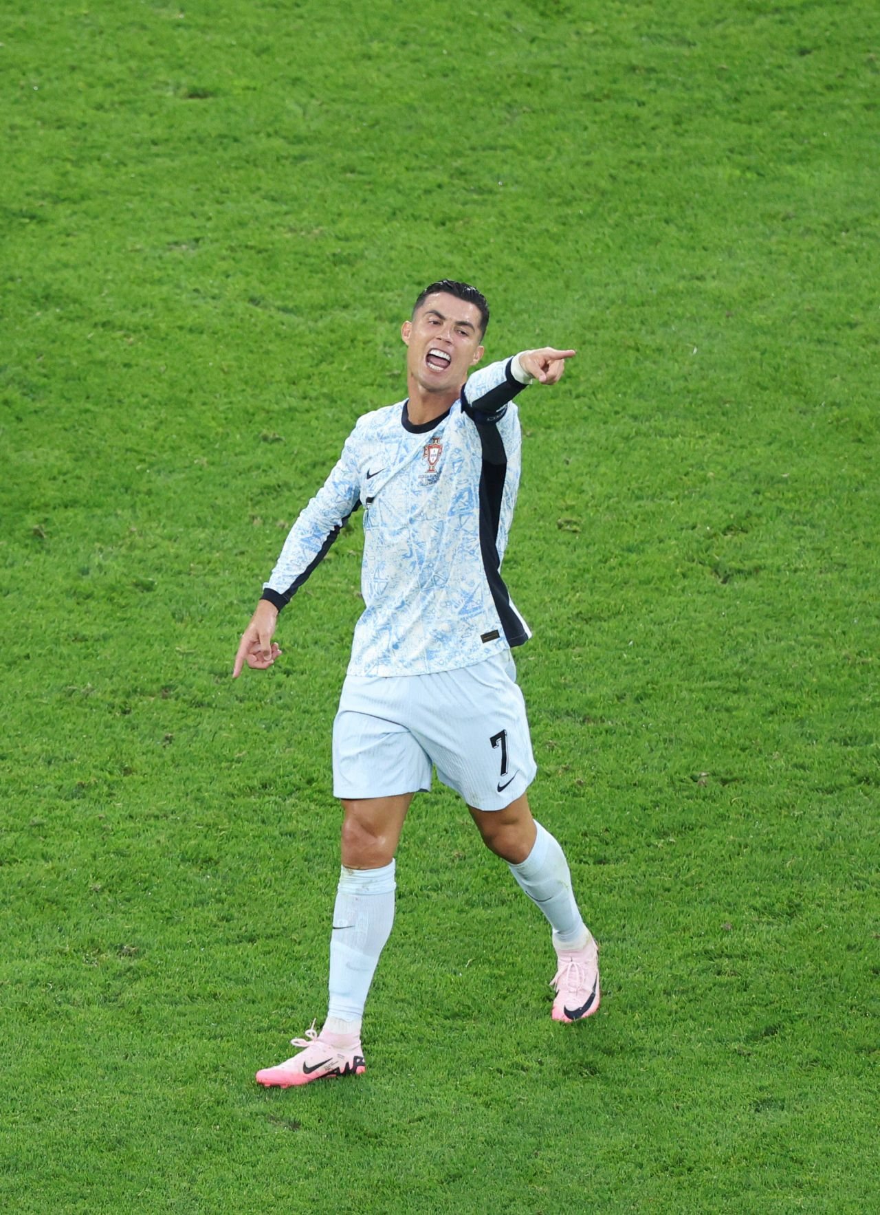 Cristiano Ronaldo nu înscrie la EURO 2024, dar bifează record după record și este iar primul din istorie! Reacția nervoasă după Portugalia - Georgia 0-2_6