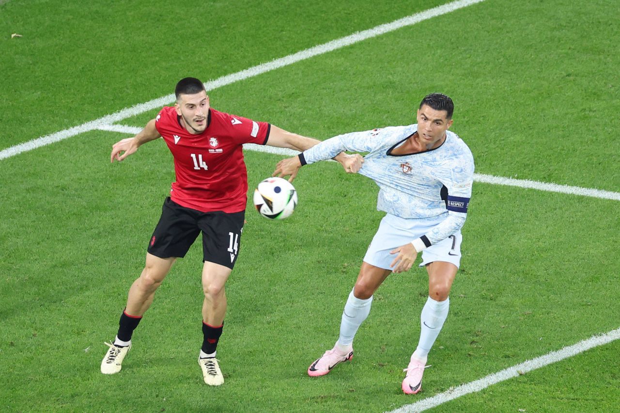 Cristiano Ronaldo nu înscrie la EURO 2024, dar bifează record după record și este iar primul din istorie! Reacția nervoasă după Portugalia - Georgia 0-2_7