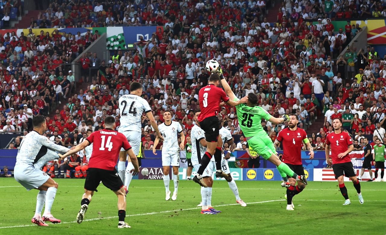 Recordul de la EURO deținut de portarul lui Dinamo a fost egalat de goalkeeper-ul revelației Georgia, Giorgi Mamardashvili!_19