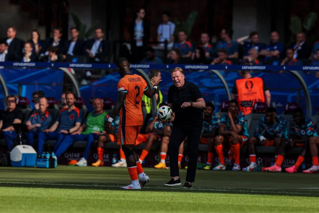 România - Olanda I Profităm de haosul de la naționala Olandei? Selecționerul Ronald Koeman și-a făcut praf jucătorii de față cu toată lumea_2