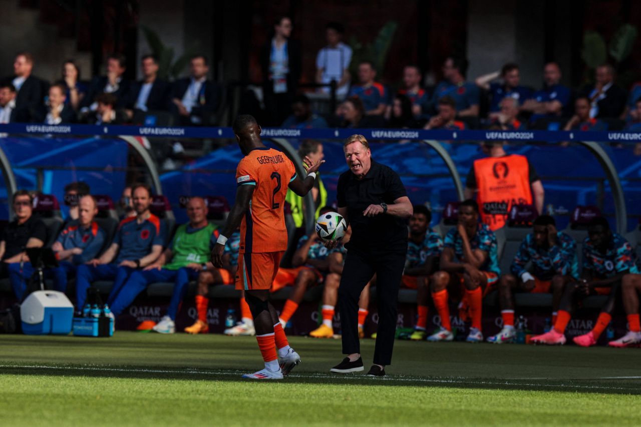 România - Olanda I Profităm de haosul de la naționala Olandei? Selecționerul Ronald Koeman și-a făcut praf jucătorii de față cu toată lumea_2