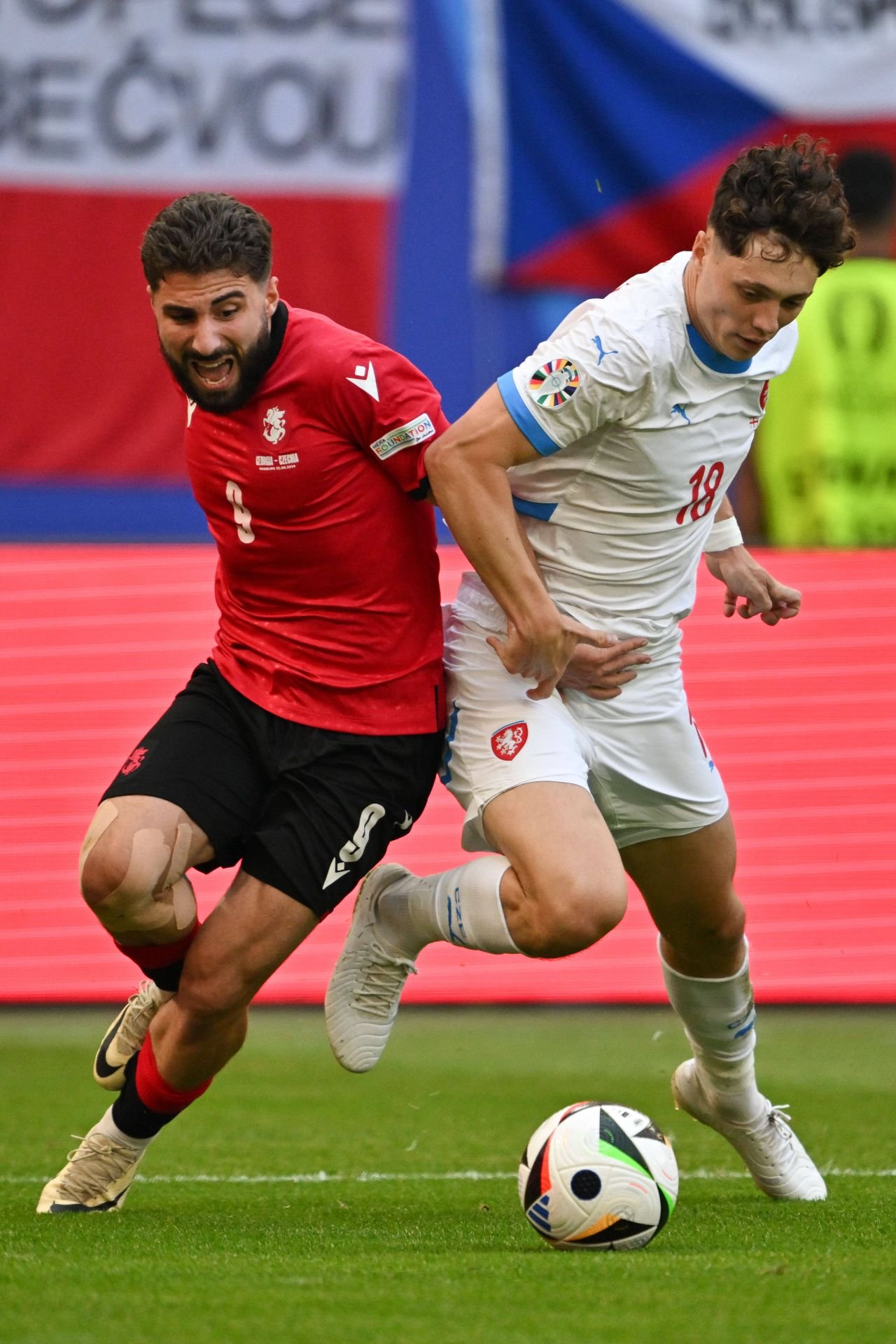 Jackpot pentru fotbaliștii Georgiei! Un oligarh îi îmbogățește pe jucători după calificarea în optimile EURO 2024_3