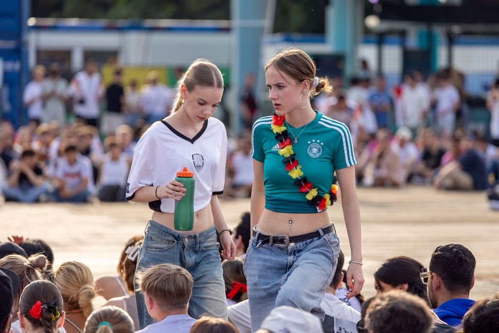 Frumusețile de la EURO 2024! Imagini spectaculoase cu fanele care au făcut senzație în tribune _84