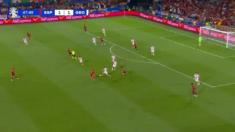 Spania - Georgia | Khvicha Kvaratskhelia și-a încercat norocul cu un șut de la mare distanță
