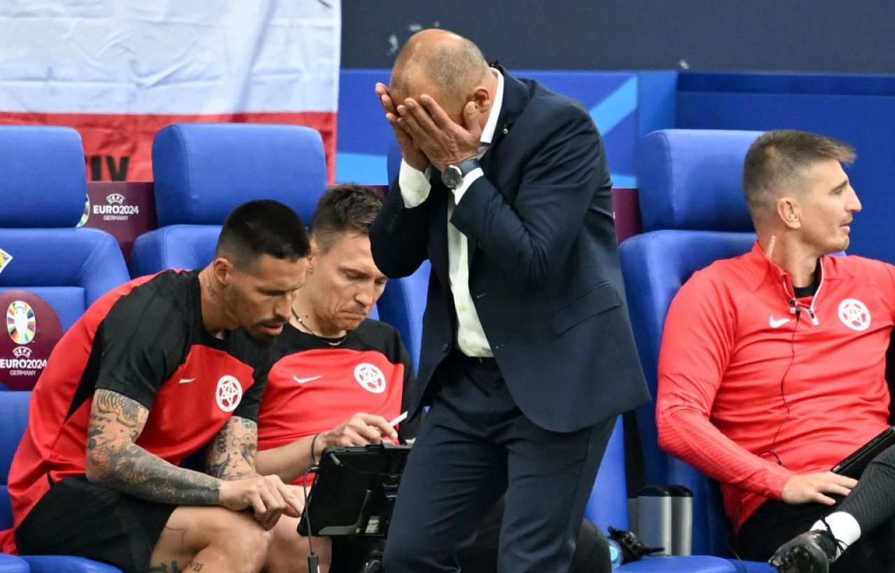 Scene uluitoare la EURO 2024! Starul Angliei a sărit să îl bată pe selecționerul Slovaciei: ”Nemernic chelios!”_2