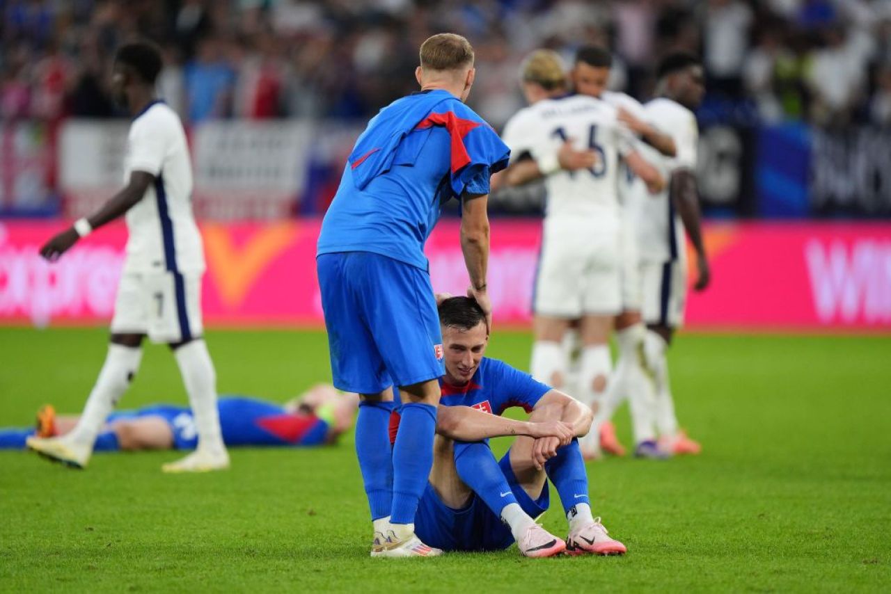 Scene uluitoare la EURO 2024! Starul Angliei a sărit să îl bată pe selecționerul Slovaciei: ”Nemernic chelios!”_3