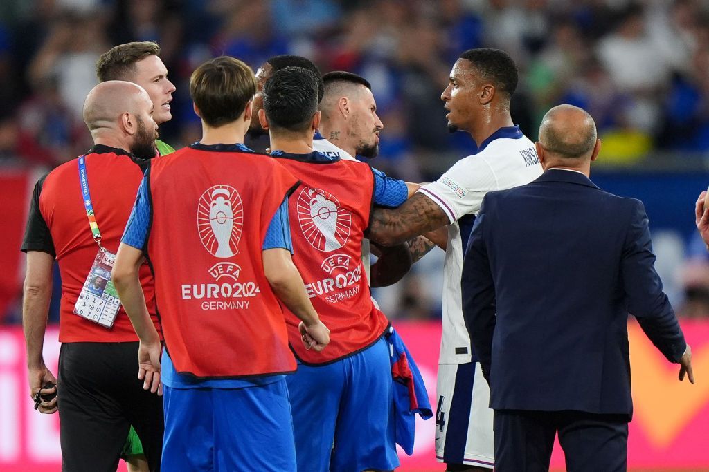 Scene uluitoare la EURO 2024! Starul Angliei a sărit să îl bată pe selecționerul Slovaciei: ”Nemernic chelios!”_4
