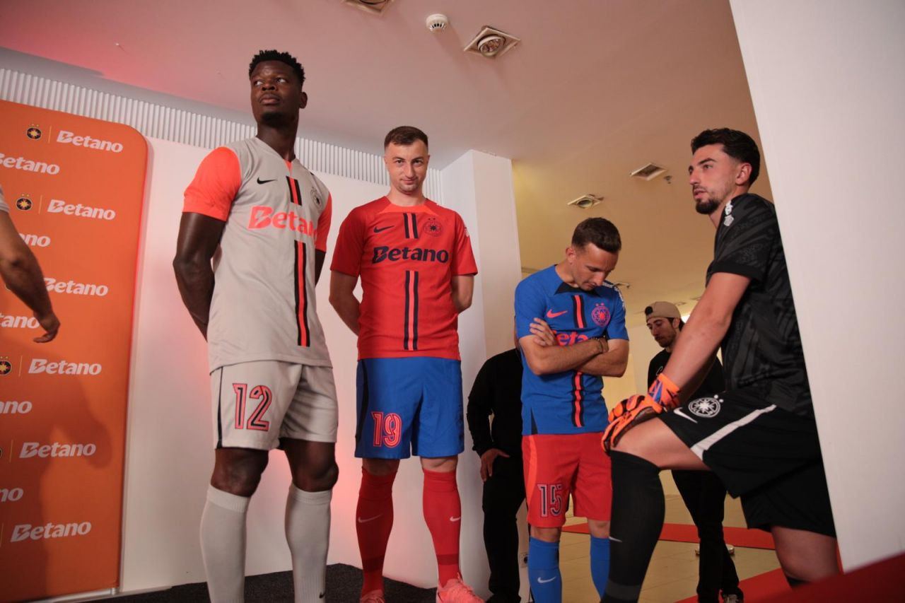 FCSB și-a prezentat echipamentele pentru sezonul 2024-2025: ”Suporterii au cerut”_16