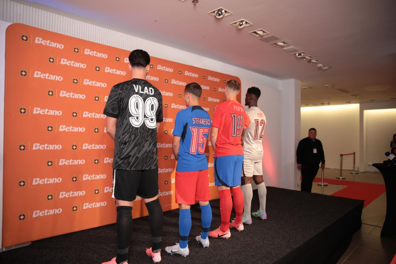FCSB și-a prezentat echipamentele pentru sezonul 2024-2025: ”Suporterii au cerut”_23