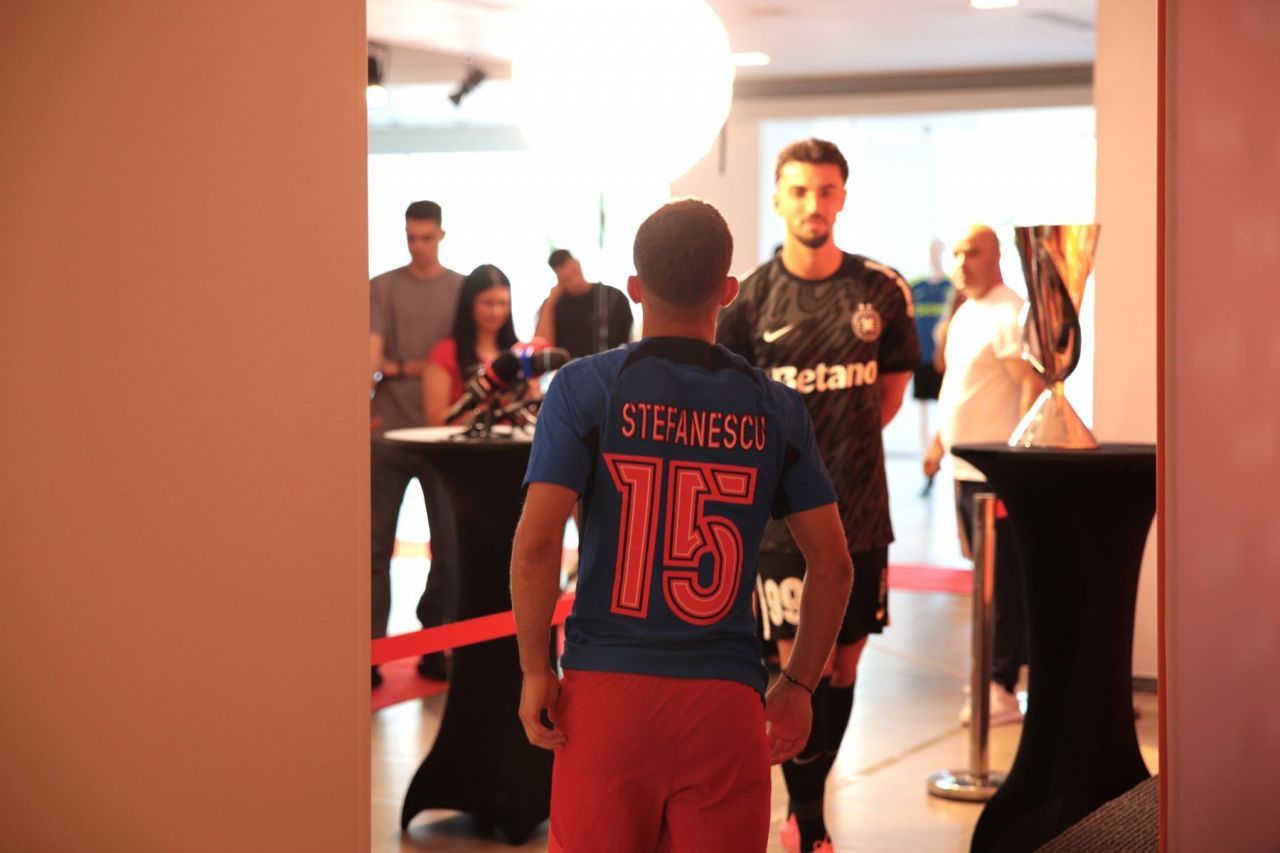 FCSB și-a prezentat echipamentele pentru sezonul 2024-2025: ”Suporterii au cerut”_36