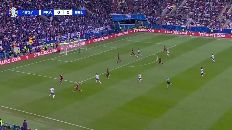 Franța - Belgia | Tchouameni, șut de la marginea careului, minutul 49
