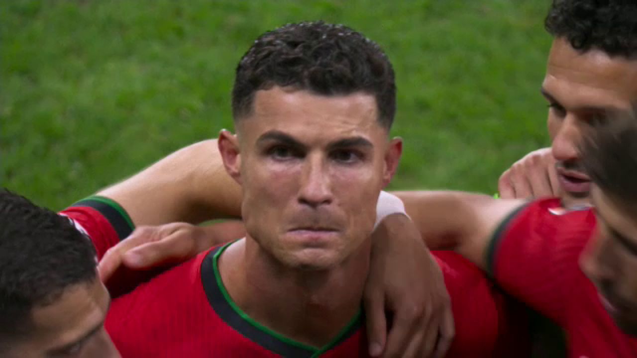 Lacrimile lui Ronaldo: starul portughez a început să plângă după ce a ratat un penalty în meciul cu Slovenia_4