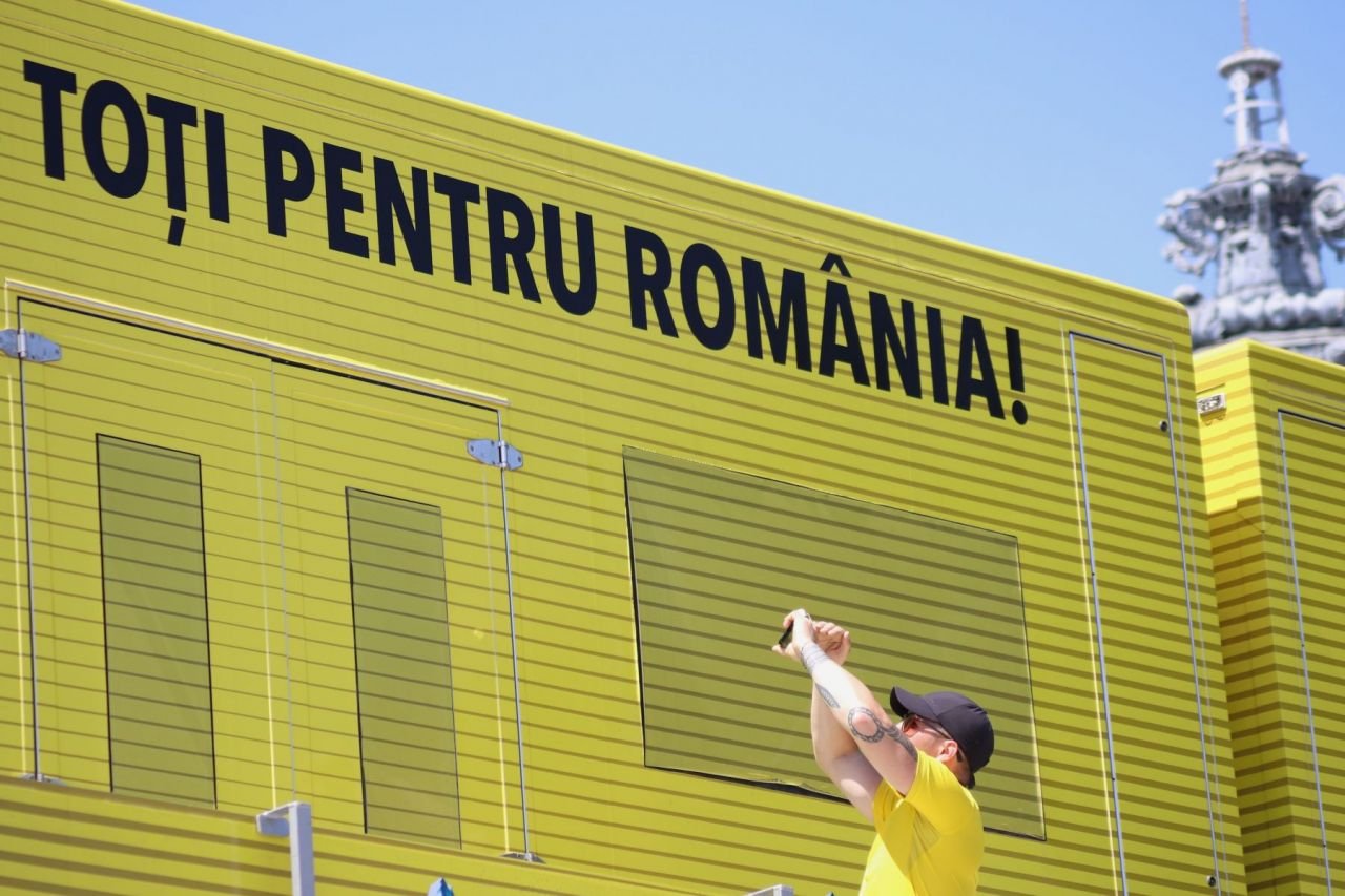 Imagini de colecție din 2008. Cum au trăit fanii naționalei meciul cu Olanda în 