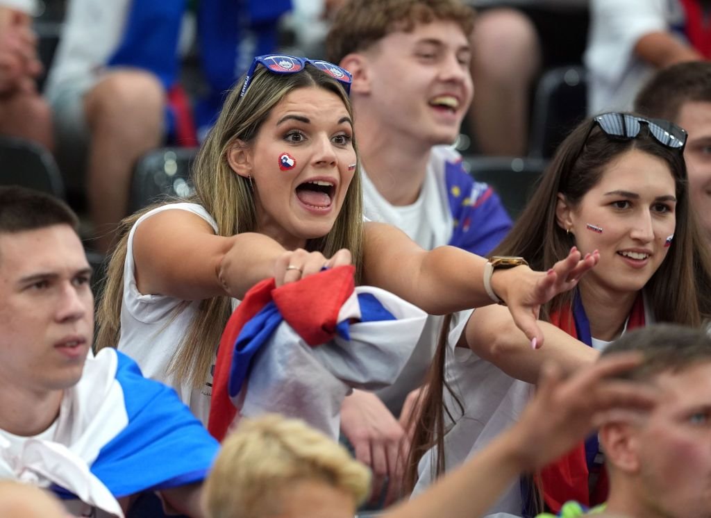 Frumusețile de la EURO 2024! Imagini spectaculoase cu fanele care au făcut senzație în tribune _90