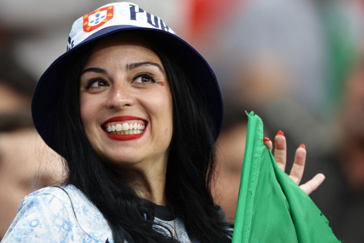 Frumusețile de la EURO 2024! Imagini spectaculoase cu fanele care au făcut senzație în tribune _92