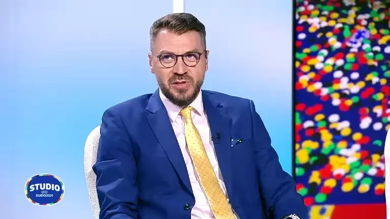 Sosia lui Florin Răducioiu, prezentă la Rom&acirc;nia - Olanda