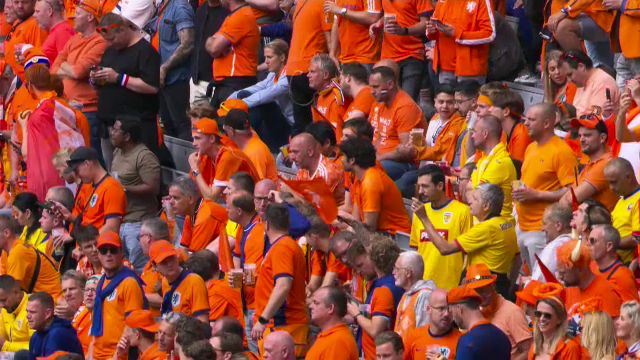 Câți spectatori sunt prezenți la România - Olanda! ”Marea galbenă” face ”ravagii”_11