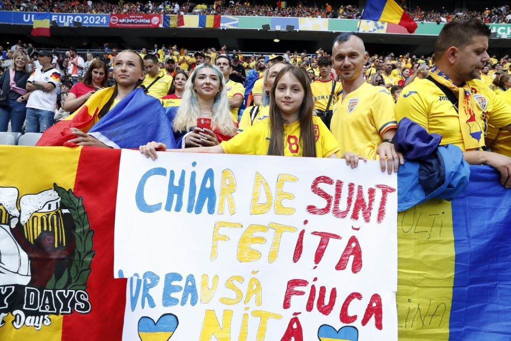 Atmosferă electrizantă pe stadionul din Munchen! Suporterii tricolori au făcut spectacol la meciul cu Olanda_2