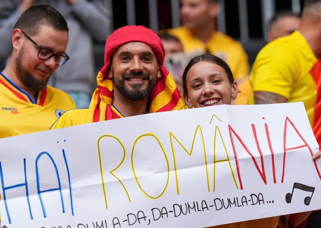 Atmosferă electrizantă pe stadionul din Munchen! Suporterii tricolori au făcut spectacol la meciul cu Olanda_3