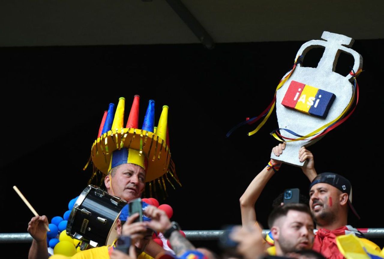Atmosferă electrizantă pe stadionul din Munchen! Suporterii tricolori au făcut spectacol la meciul cu Olanda_6