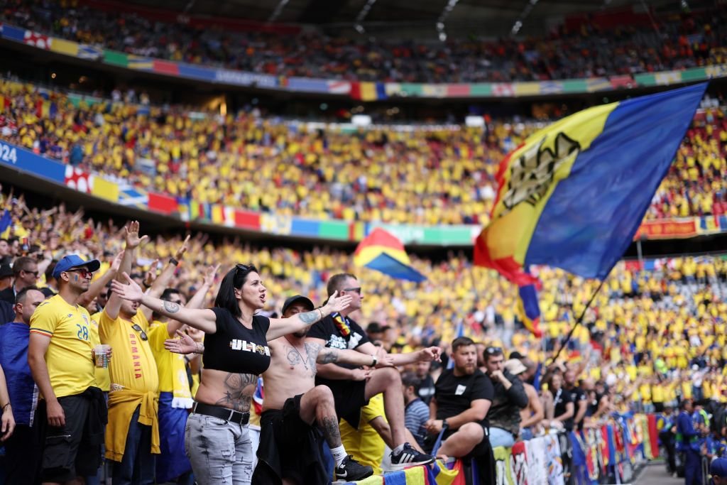 Atmosferă electrizantă pe stadionul din Munchen! Suporterii tricolori au făcut spectacol la meciul cu Olanda_12