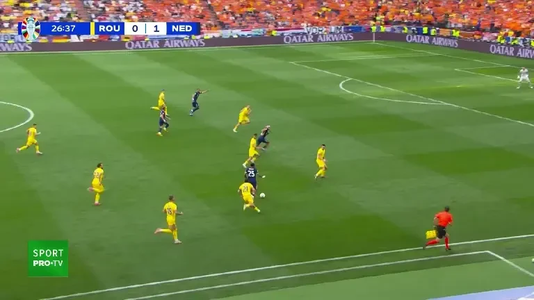 Pază și protecție. Radu Drăgușin, intervenție decisivă în fața lui Memphis Depay