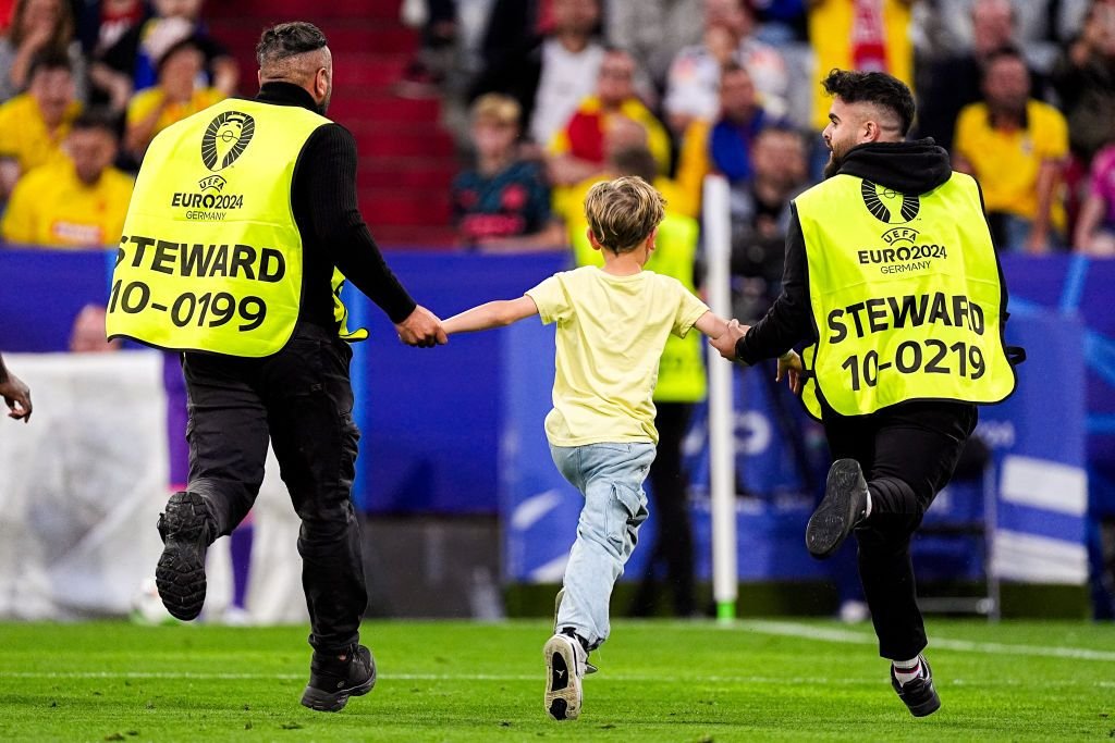 Propunere în direct. Ce urmează pentru naționala României după eliminarea de la EURO 2024: 