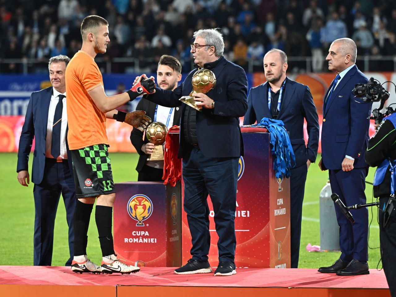 Corvinul Hunedoara are experiența victoriei pe Ghencea, dar și a unei umilințe istorice. Date înainte de Supercupă_3