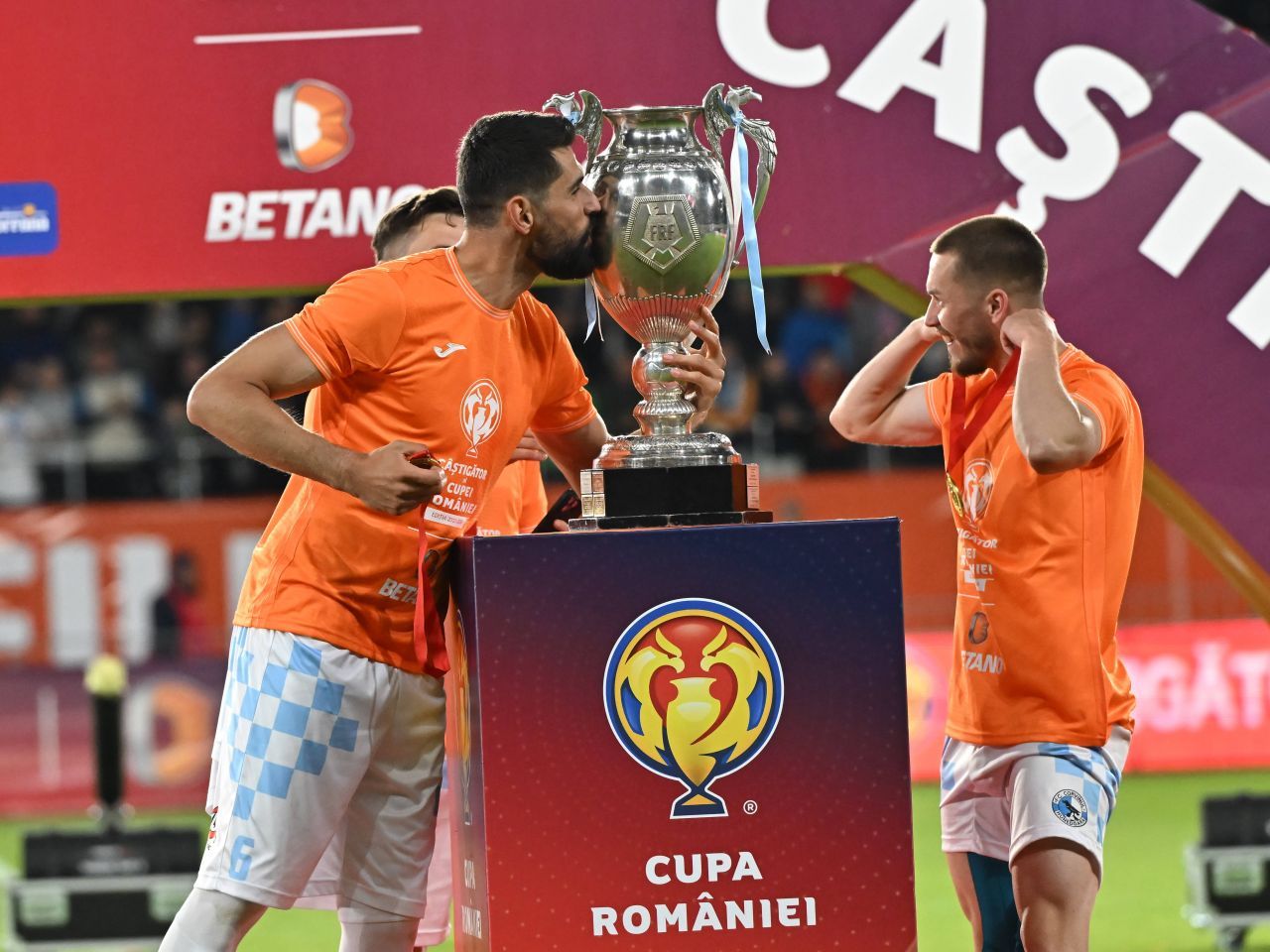 Corvinul Hunedoara are experiența victoriei pe Ghencea, dar și a unei umilințe istorice. Date înainte de Supercupă_14