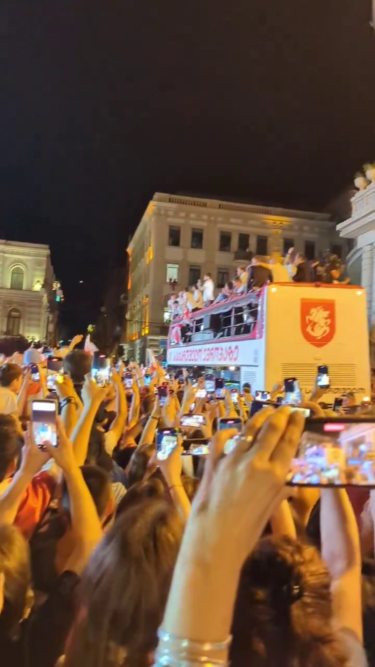 Atenție, vin eroii! Cum au fost întâmpinați jucătorii Georgiei după performanța de la EURO 2024_13