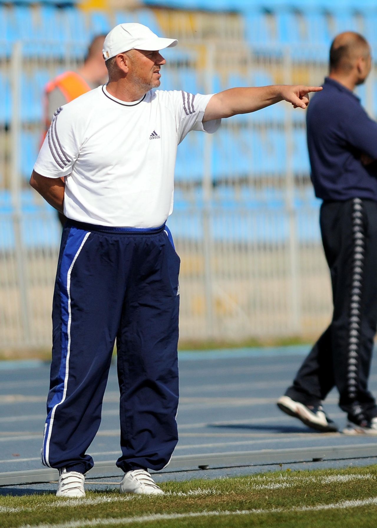 Ioan Sdrobiș director tehnic și Ovidiu Dănănae antrenor pentru ”obiectivul principal: play-off-ul campionatului”!_5