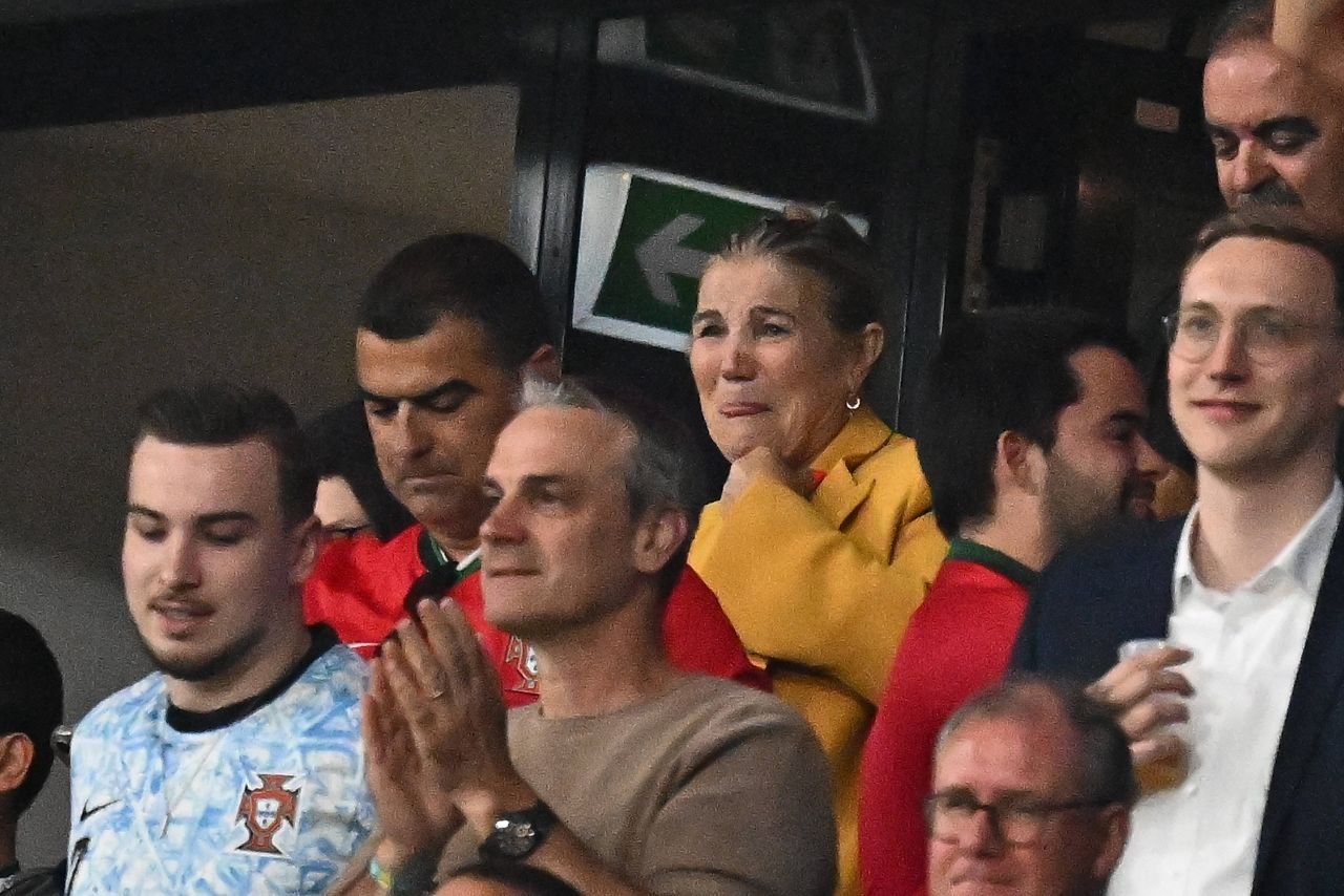 Decizia luată de mama lui CR7 pentru meciul cu Franța, după ce a plâns amarnic la penalty-ul ratat de fiul său în optimi_15