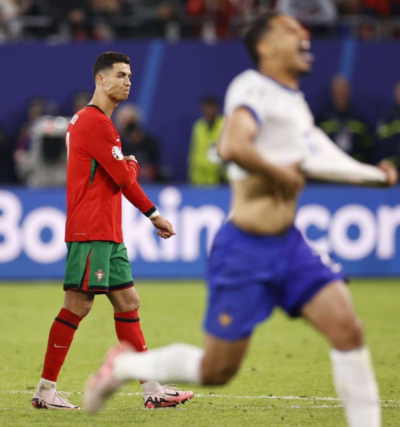 Moment superb: ce a făcut Cristiano Ronaldo imediat după eliminarea Portugaliei de la EURO 2024_2