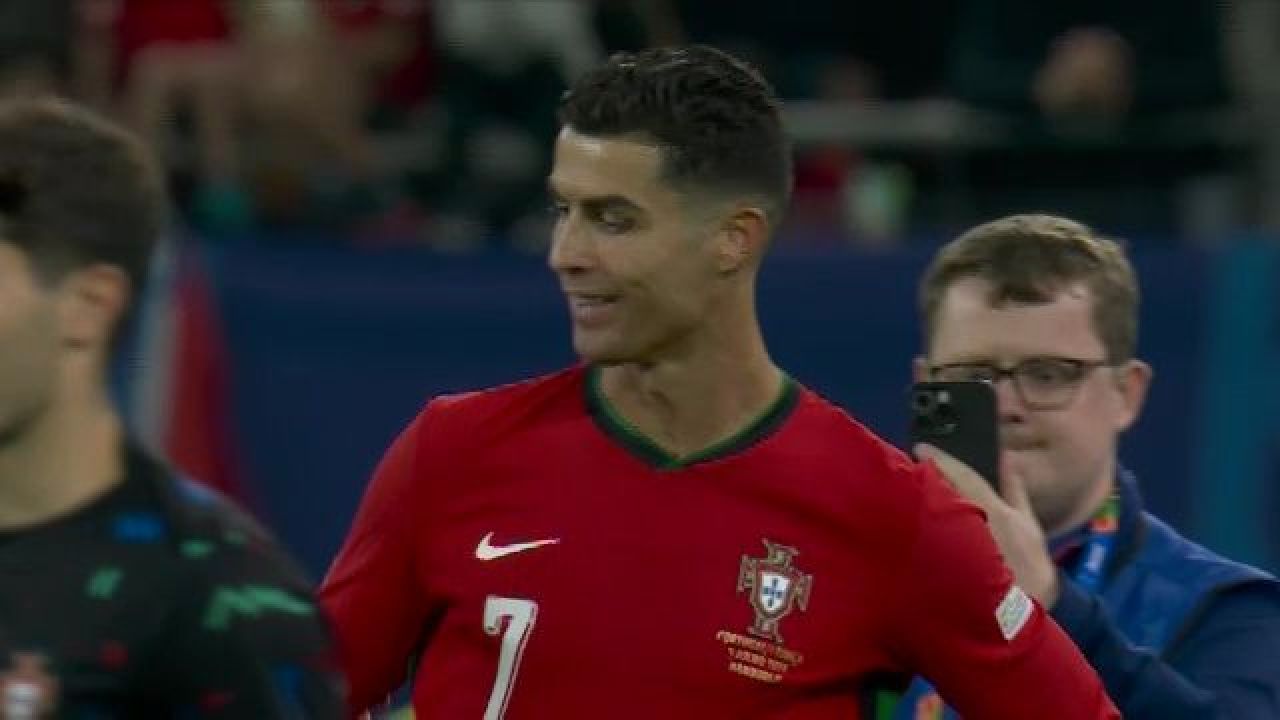 Moment superb: ce a făcut Cristiano Ronaldo imediat după eliminarea Portugaliei de la EURO 2024_11