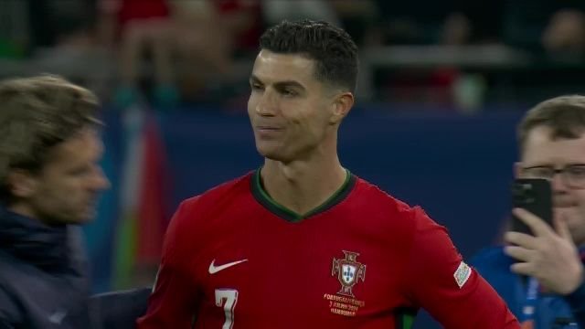 Moment superb: ce a făcut Cristiano Ronaldo imediat după eliminarea Portugaliei de la EURO 2024_12