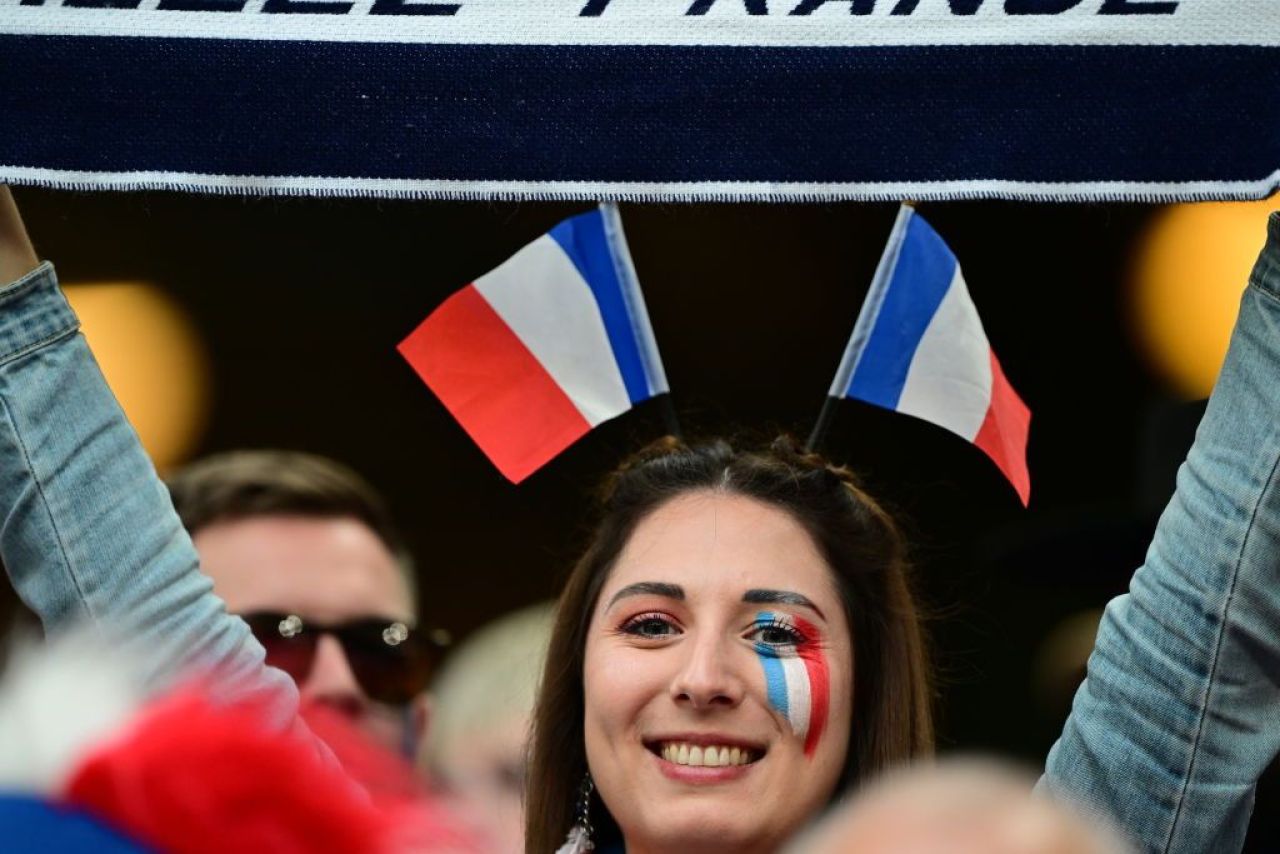 Frumusețile de la EURO 2024! Imagini spectaculoase cu fanele care au făcut senzație în tribune _100