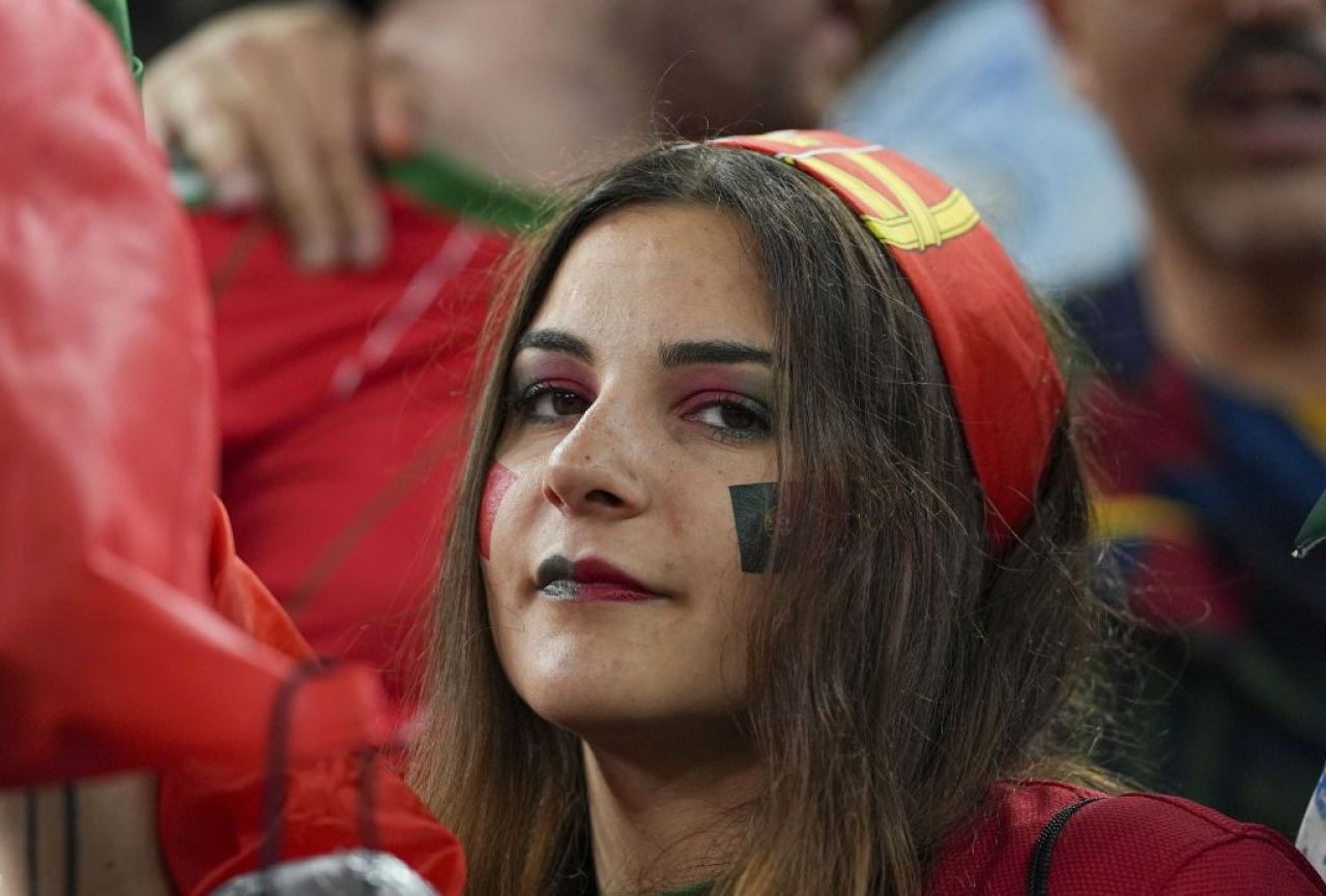 Frumusețile de la EURO 2024! Imagini spectaculoase cu fanele care au făcut senzație în tribune _102