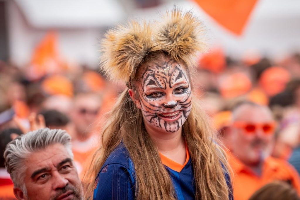 Frumusețile de la EURO 2024! Imagini spectaculoase cu fanele care au făcut senzație în tribune _108