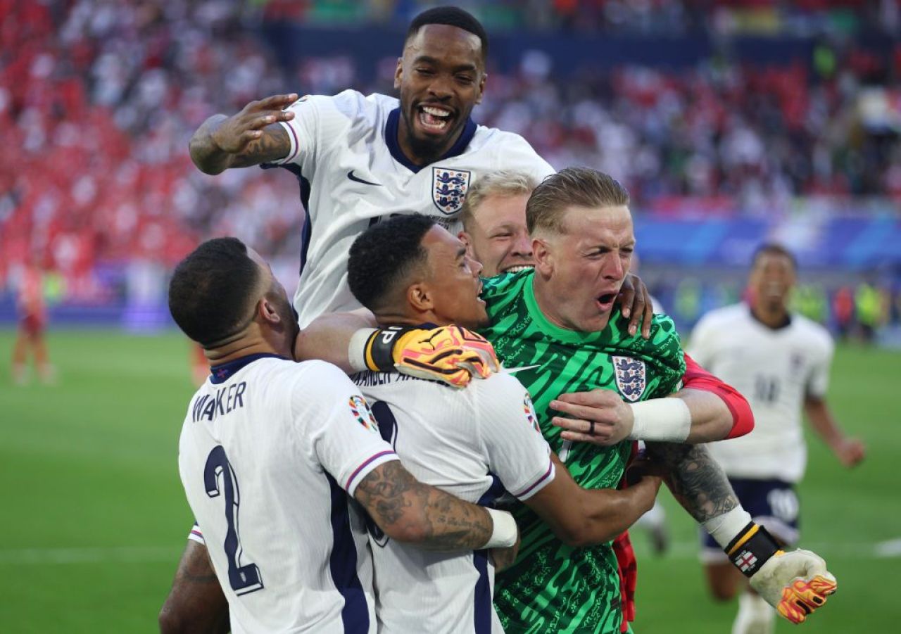 Jordan Pickford lovește din nou! Imaginea cu notițele de pe sticla de apă a portarului englez s-au viralizat instant_1